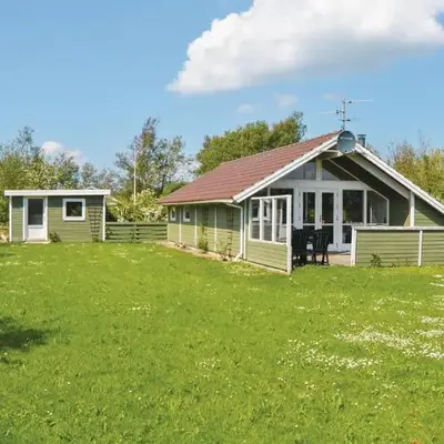 Nice Home In Vinderup With Kitchen