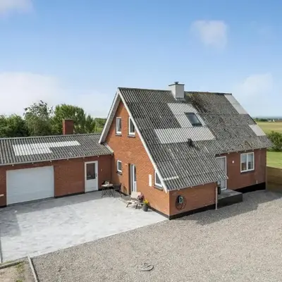 Nice Home In Thyholm With Wifi