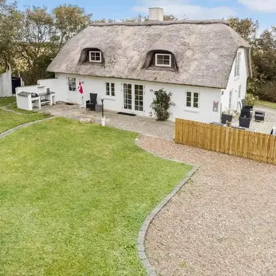 4 Bedroom Cozy Home In Vestervig