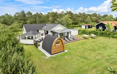 an aerial view of a house with a backyard at Awesome Home In Vemb With Kitchen in Vemb