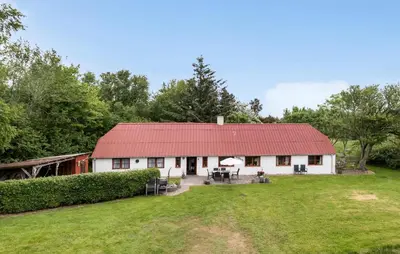 a white house with a red roof and a yard at 6 Bedroom Gorgeous Home In Bedsted Thy in Bedsted Thy