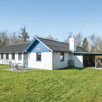 2 Bedroom Nice Home In Roslev