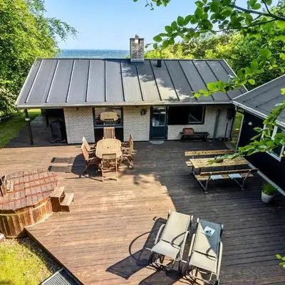 3 Bedroom Amazing Home In Fur