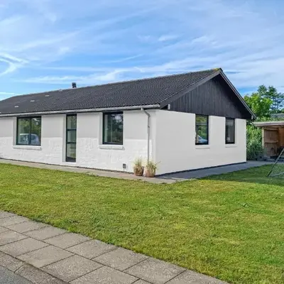 Stunning Home In Blokhus With Wifi