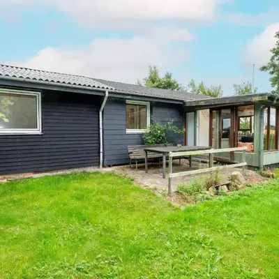 6 person holiday home in Thyholm