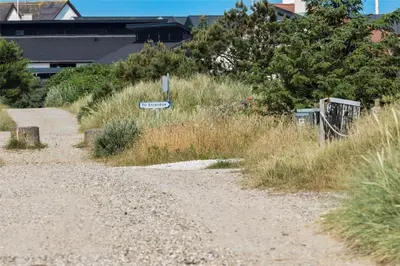 a street sign on the side of a dirt road at 465-Thisted-Havbovej-25 in Thisted