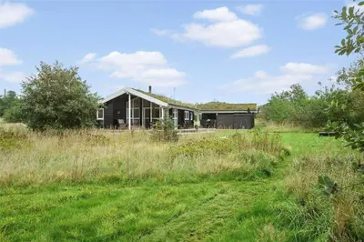 a house in the middle of a field at BL757-Saltum-Tolhoj-12 in Saltum