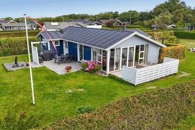 an overhead view of a tiny house with a solar roof at G410-Lemvig-Porsevej-10 in Lemvig