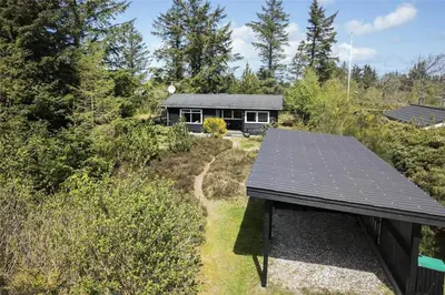 an overhead view of a house with solar panels on the roof at JB988-Fjerritslev-Skovstien-6 in Fjerritslev