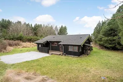 a small house in the middle of a field at JB372-Fjerritslev-Ronnevej-3