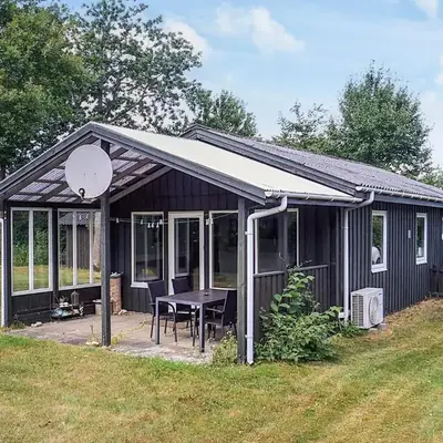 2 person holiday home in Thyholm-By Traum