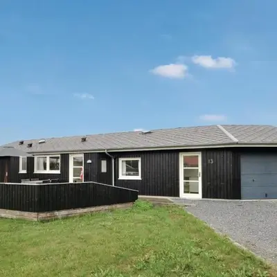 Three-Bedroom Holiday Home In Vinderup