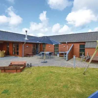 Three-Bedroom Holiday Home In Vinderup