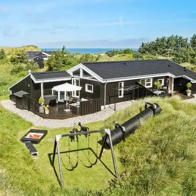 4 Bedroom Nice Home In Saltum