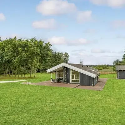 3 Bedroom Beautiful Home In Frøstrup